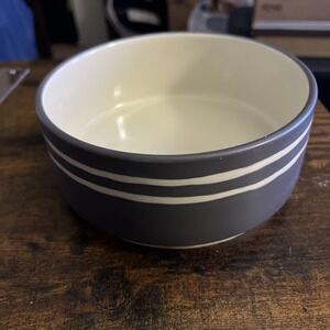 PET‎ BOWL-Dog-Food-Water-Simple Design-Wood Bottom-medium 6 Inch Gray Striped